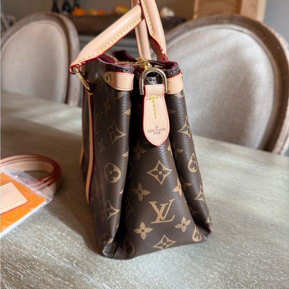 Brown and Tan Designer Tote Bag - Picture 2 of 8